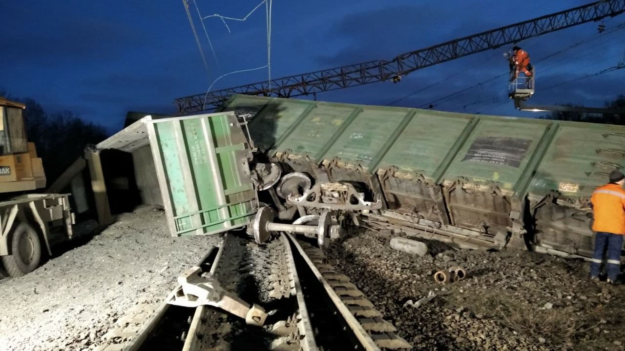 «Укрзалізниця» установила причину аварии грузового поезда в Днепропетровской области - рис. 1