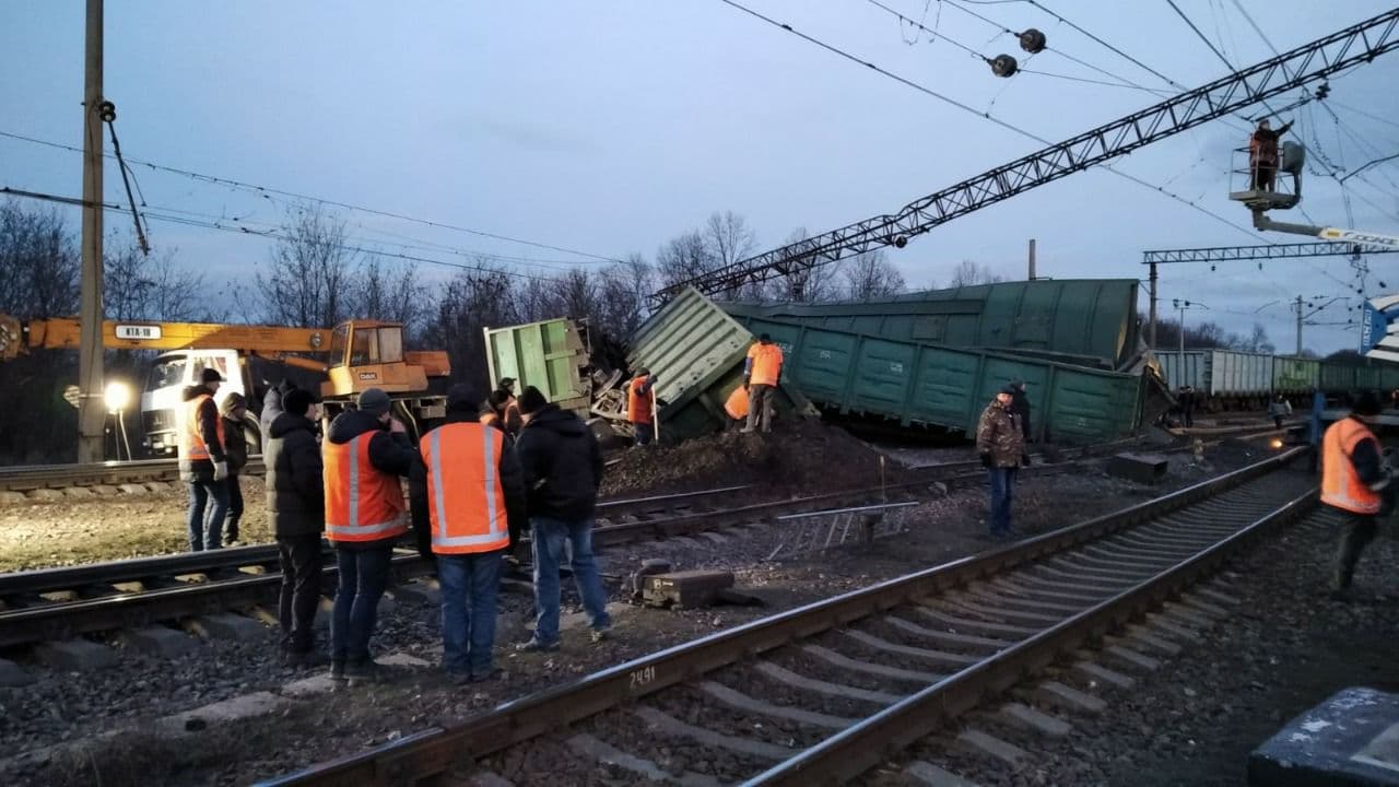 На Приднепровской железной дороге сошел с рельсов грузовой поезд - рис. 3