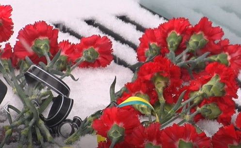 В Днепре почтили память героев, погибших под Дебальцево (ФОТО) - рис. 9