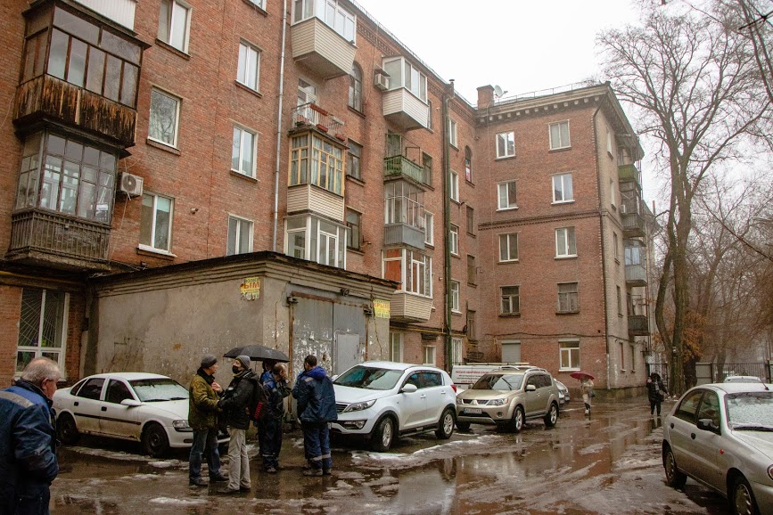Подвал больше не затопит: в Днепре на Титова наконец заменят трубы в многоэтажке - рис. 2
