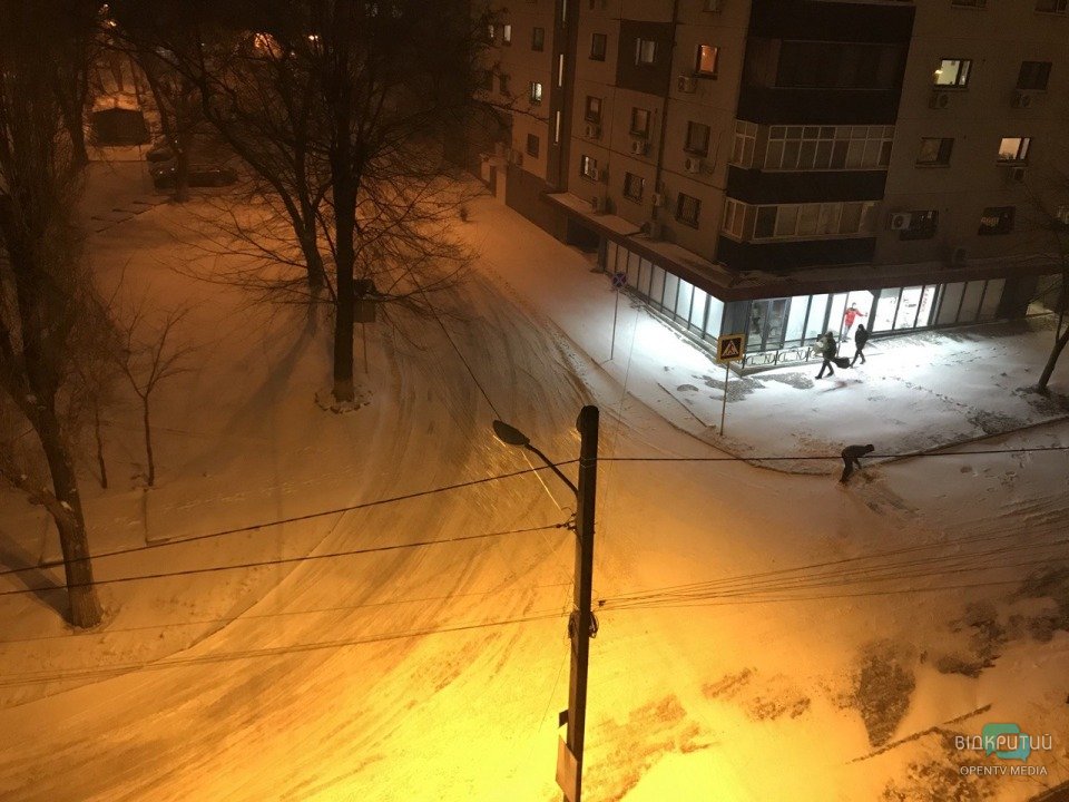 Снегопад в Днепре: как сейчас выглядят разные районы города (ФОТОРЕПОРТАЖ) - рис. 3