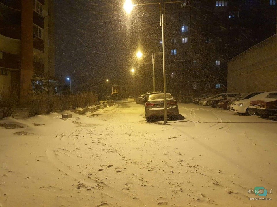 Снегопад в Днепре: как сейчас выглядят разные районы города (ФОТОРЕПОРТАЖ) - рис. 16