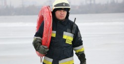 В Днепре со льдины спасли 6 рыбаков (ВИДЕО + ФОТО) - рис. 8