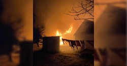 В Новомосковске ночью сгорела баня - рис. 14