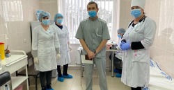 В Украине сделали первую прививку от коронавируса - рис. 3