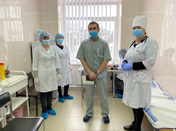 В Украине сделали первую прививку от коронавируса - рис. 1