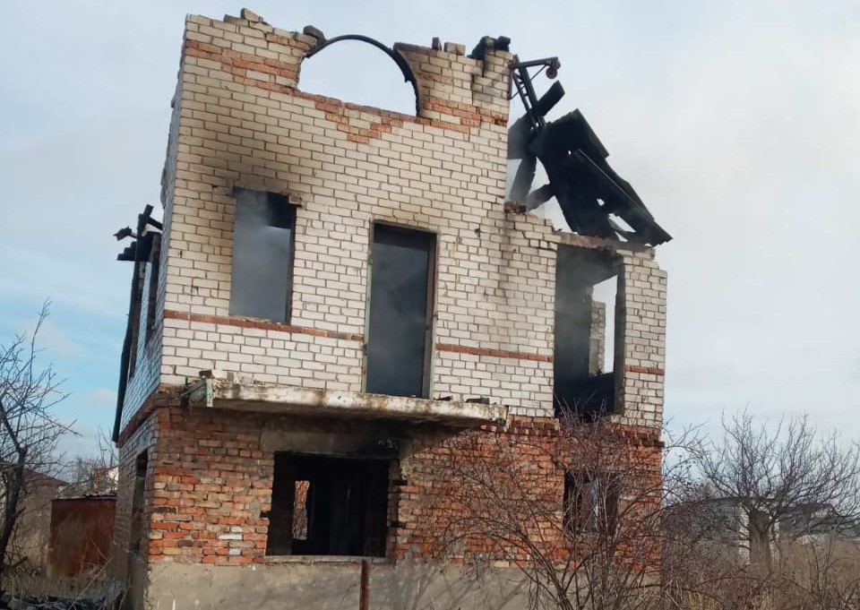 В Днепре сгорело заброшенное здание - рис. 2
