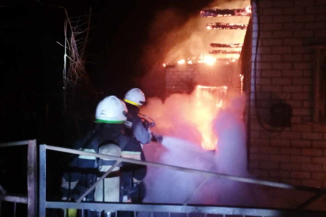 В Павлограде полностью сгорел одноэтажный дом - рис. 4