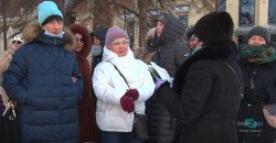 В День влюбленных в Днепре прошла экскурсия по проспекту Яворницкого (ФОТО) - рис. 15