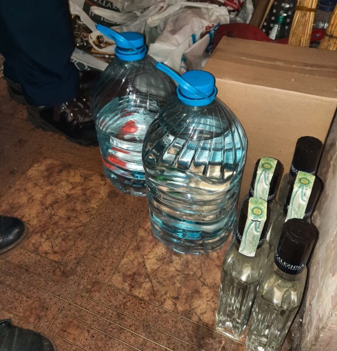 В Каменском полиция изъяла контрафактные сигареты и алкоголь - рис. 2