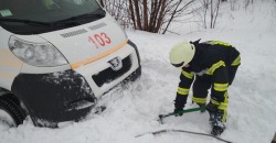 Под Днепром спасатели помогли медикам скорой помощи - рис. 5
