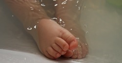В Днепре спасают прыгнувшую в кипяток малышку: у ребенка ожог 60% тела - рис. 19