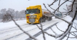 На Днепропетровщине из-за непогоды временно ограничили движение грузового транспорта - рис. 2