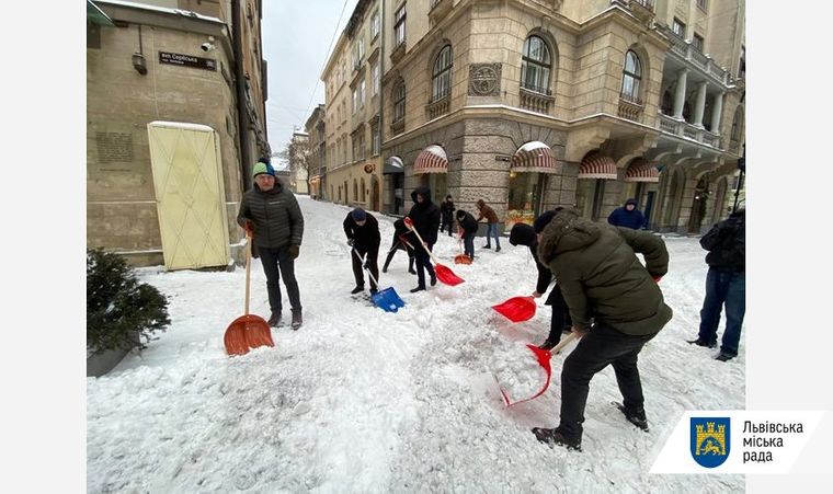 Снегопады в Украине: как Днепр справляется с последствиями стихии - рис. 3