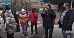 В Приднепровске родители вышли на митинг против директора школы - рис. 4