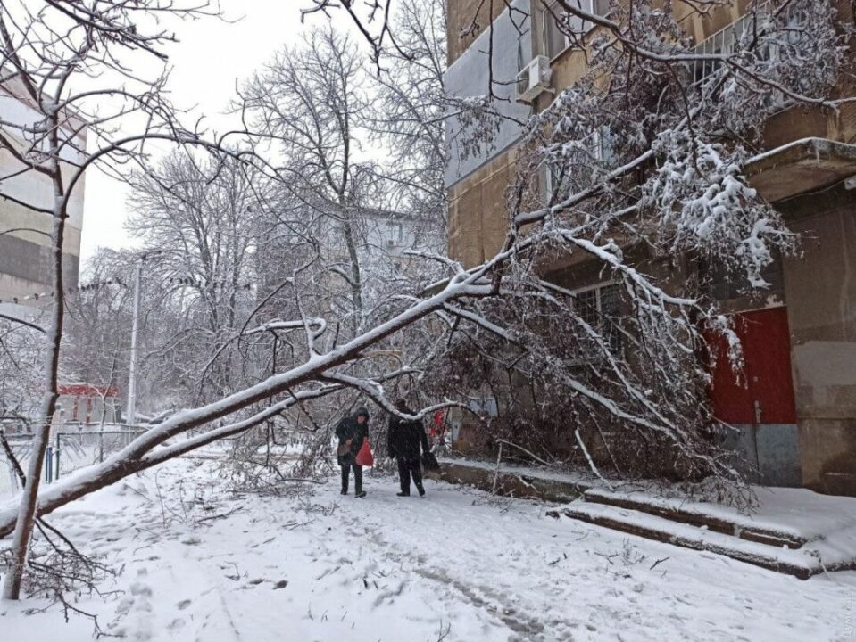 Снегопады в Украине: как Днепр справляется с последствиями стихии - рис. 7