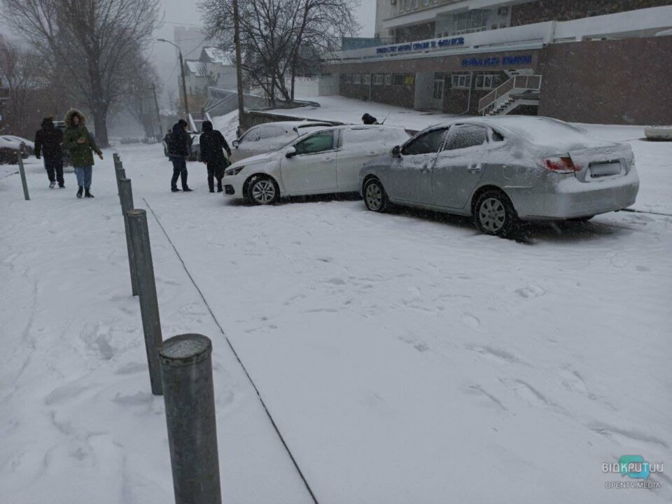 В Днепре на Крутогором спуске произошло сразу 5 ДТП: повреждены 14 авто - рис. 7