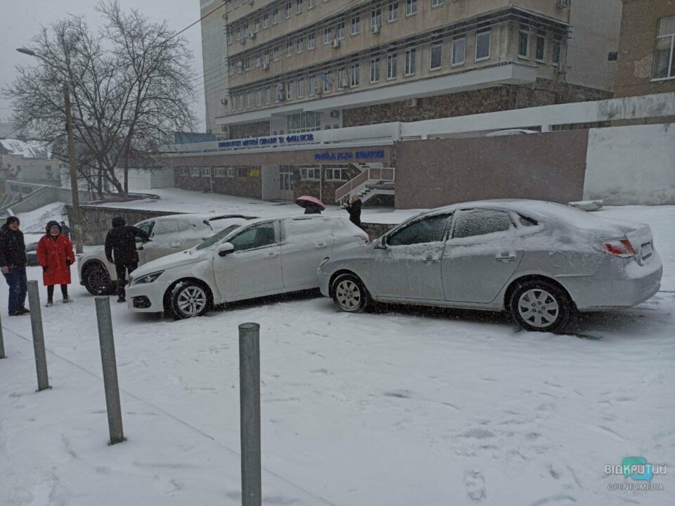 В Днепре на Крутогором спуске произошло сразу 5 ДТП: повреждены 14 авто - рис. 6