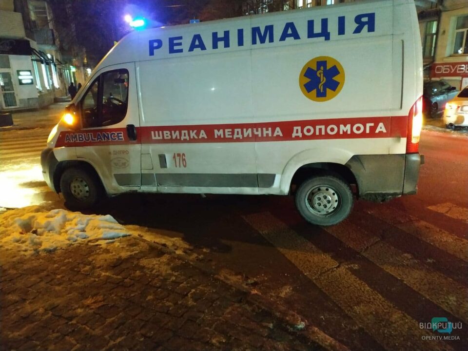 ДТП в Днепре на Воскресенской: пешеход уверяет, что его сбили на зебре (ФОТО) - рис. 2
