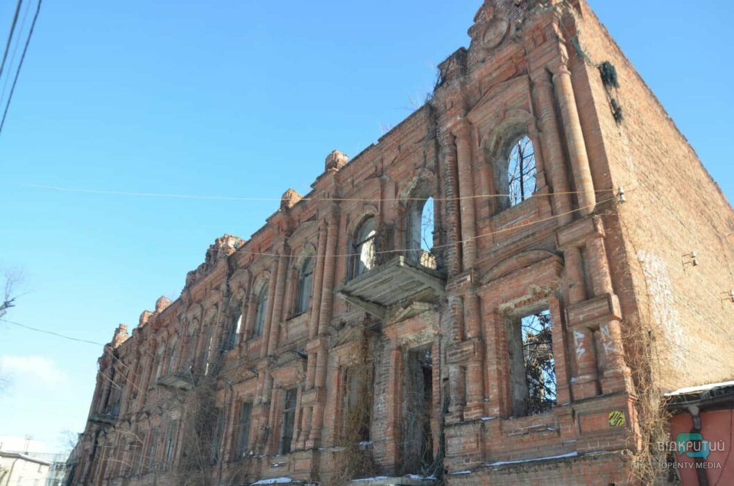 В Днепре студенты решили спасти "екатерининку" на Исполкомовской: здание лишили статуса памятника культуры - рис. 8