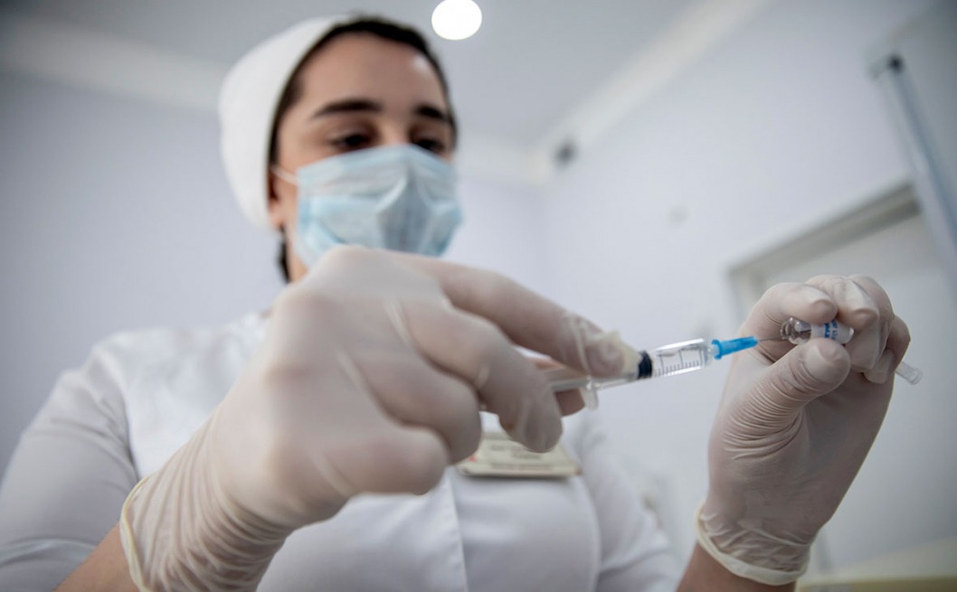 В Днепропетровской области вакцинировали тысячи медиков - рис. 1