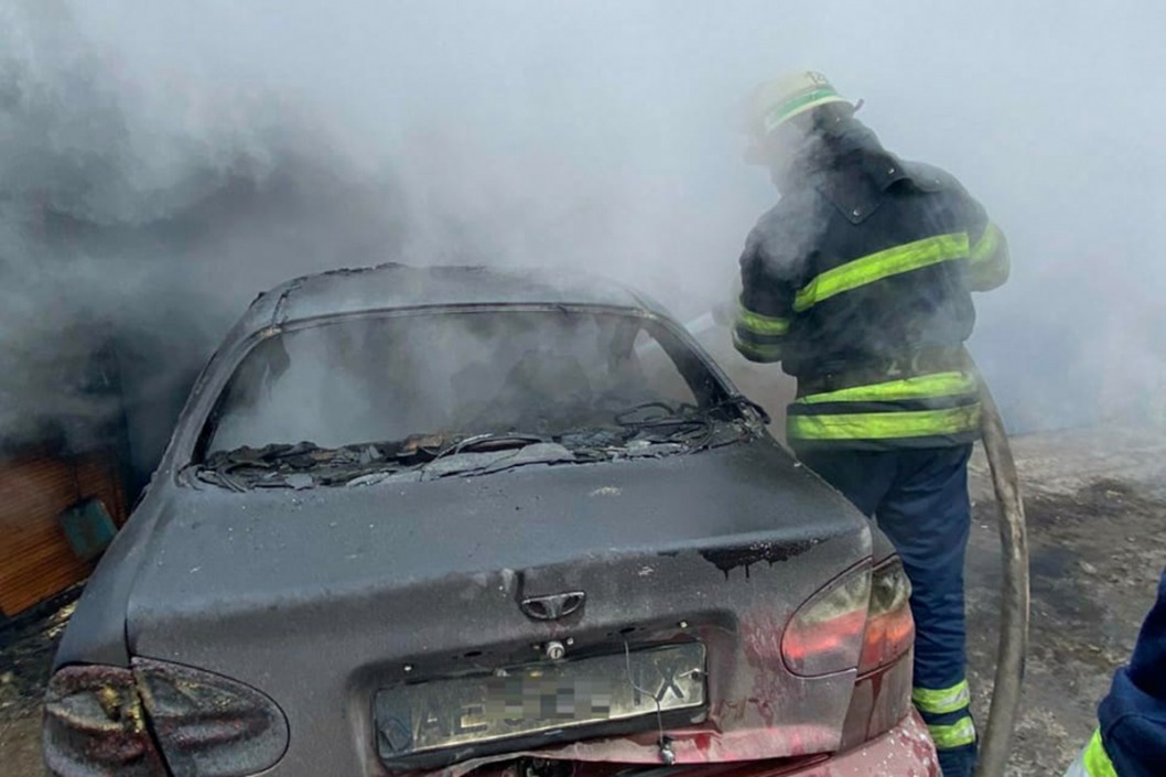 В Кривом Роге в одном из гаражей сгорел автомобиль с мужчиной внутри - рис. 3