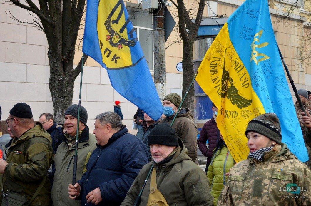 «Борьба продолжается»: в центре Днепра прошел марш ко Дню добровольца (ФОТО) - рис. 7