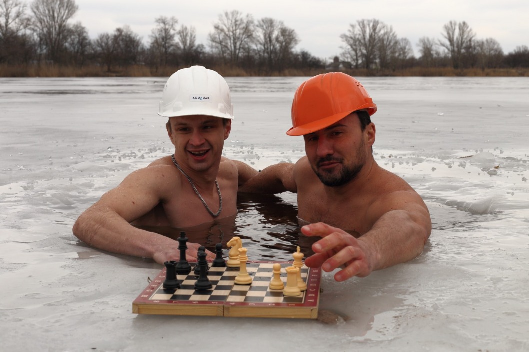 Шахматы на льду: как жители Днепра создают креативные фото - рис. 2