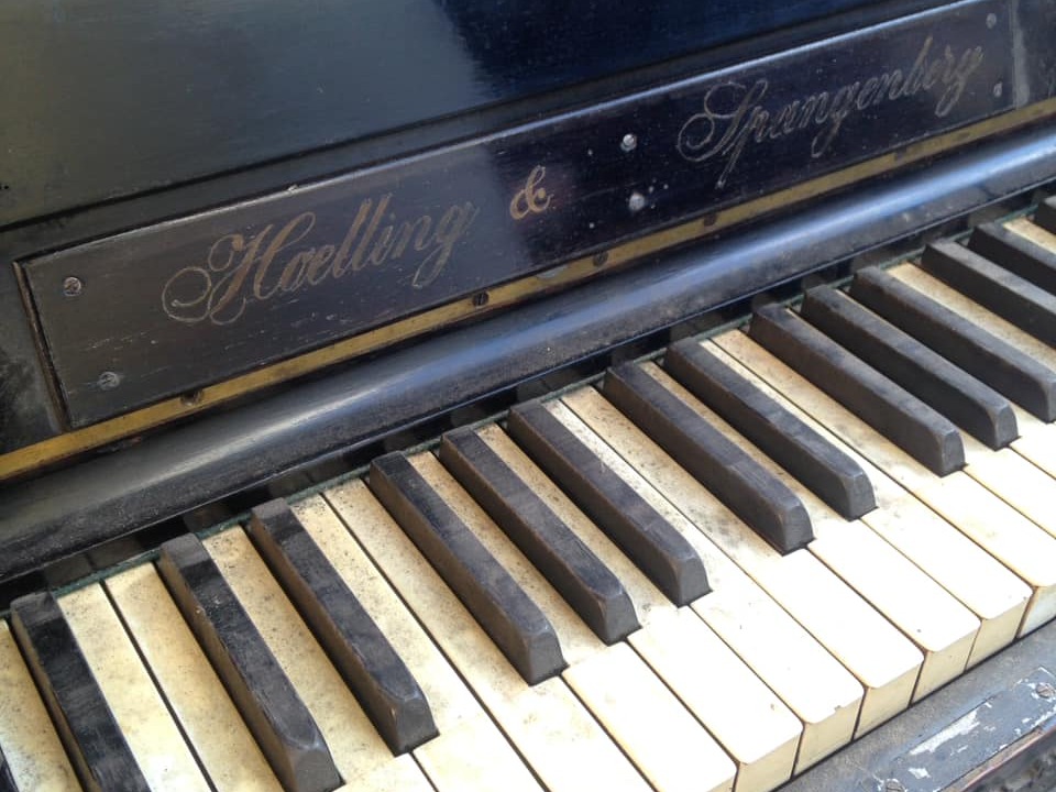 В днепровской музыкальной школе появится 100-летнее пианино - рис. 1