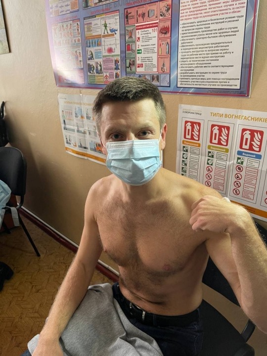 Соратник Порошенко: в Украине вакцинировался первый депутат Рады - рис. 1