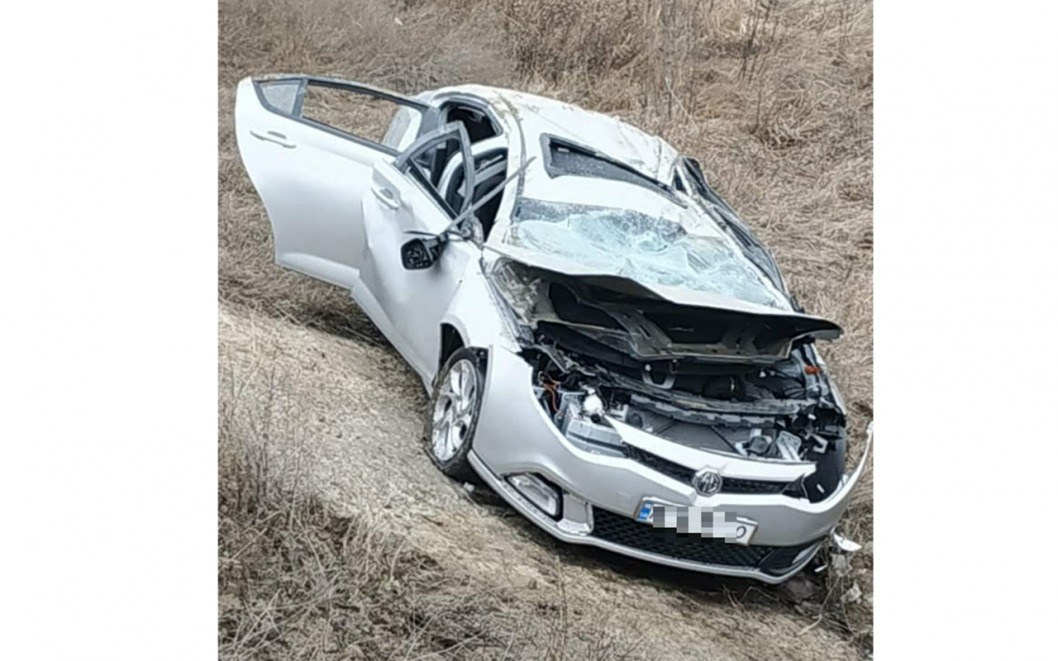 Под Днепром легковушка упала в канал: тело водителя доставали спасатели - рис. 1