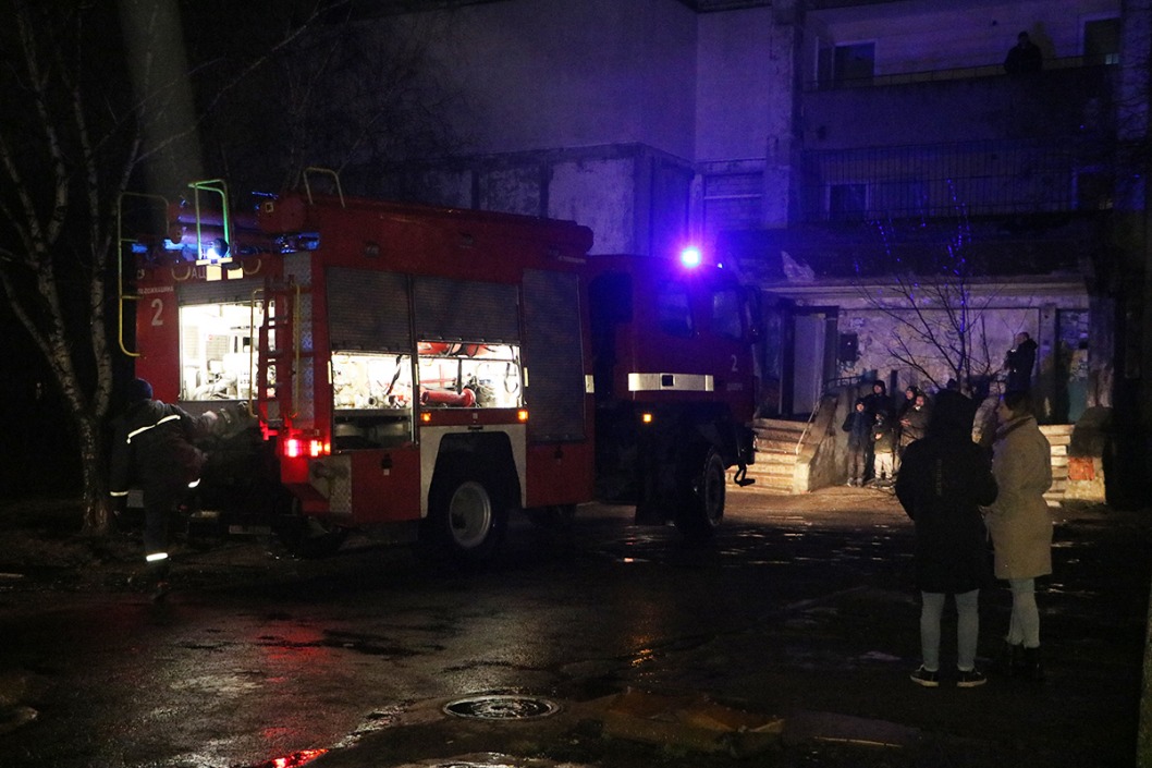 В Днепре горел многоэтажный дом: эвакуировали 30 человек - рис. 4