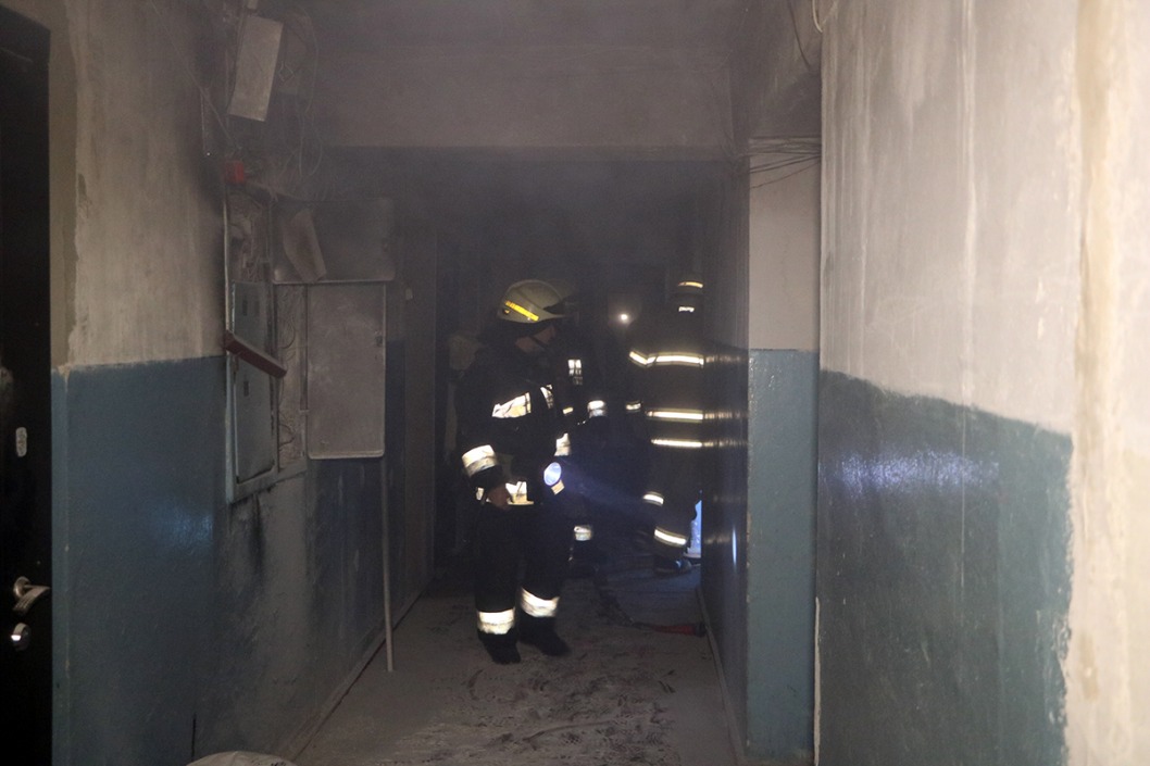 В Днепре горел многоэтажный дом: эвакуировали 30 человек - рис. 2