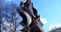 В Днепре разрушается уникальная скульптура горящего метеора (ФОТО) - рис. 19