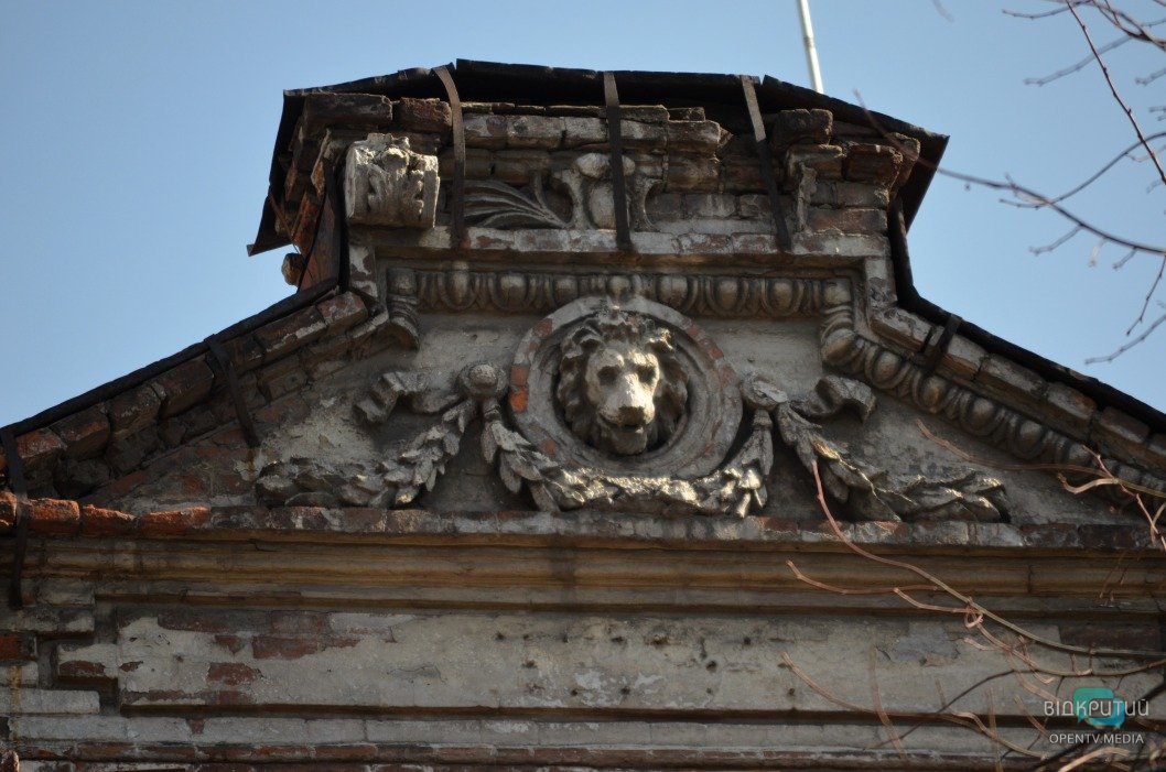 В центре Днепра отреставрируют фасад особняка с ангелом и львом - рис. 6