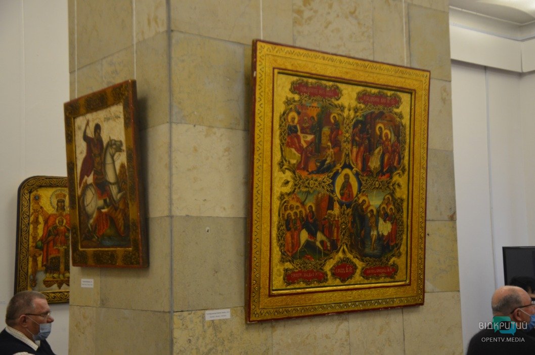 В Днепре в художественном музее открылась выставка икон - рис. 9