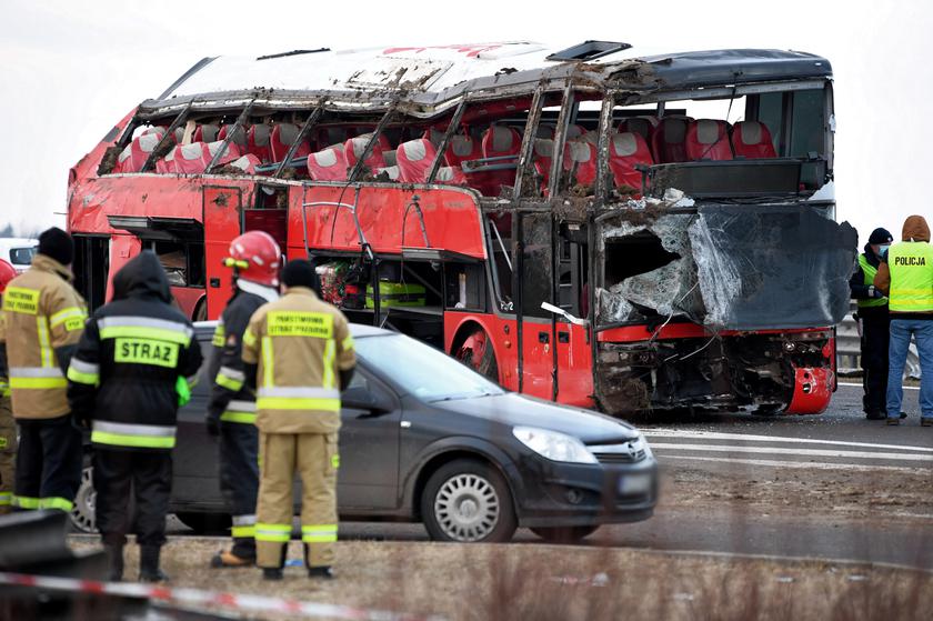 Погибли 6 человек: в Польше рейсовый автобус с украинцами слетел в кювет - рис. 3