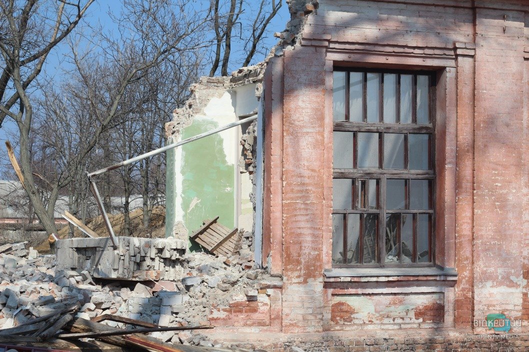 В Днепре разбирают старый корпус Игренской психбольницы (ФОТО) - рис. 5