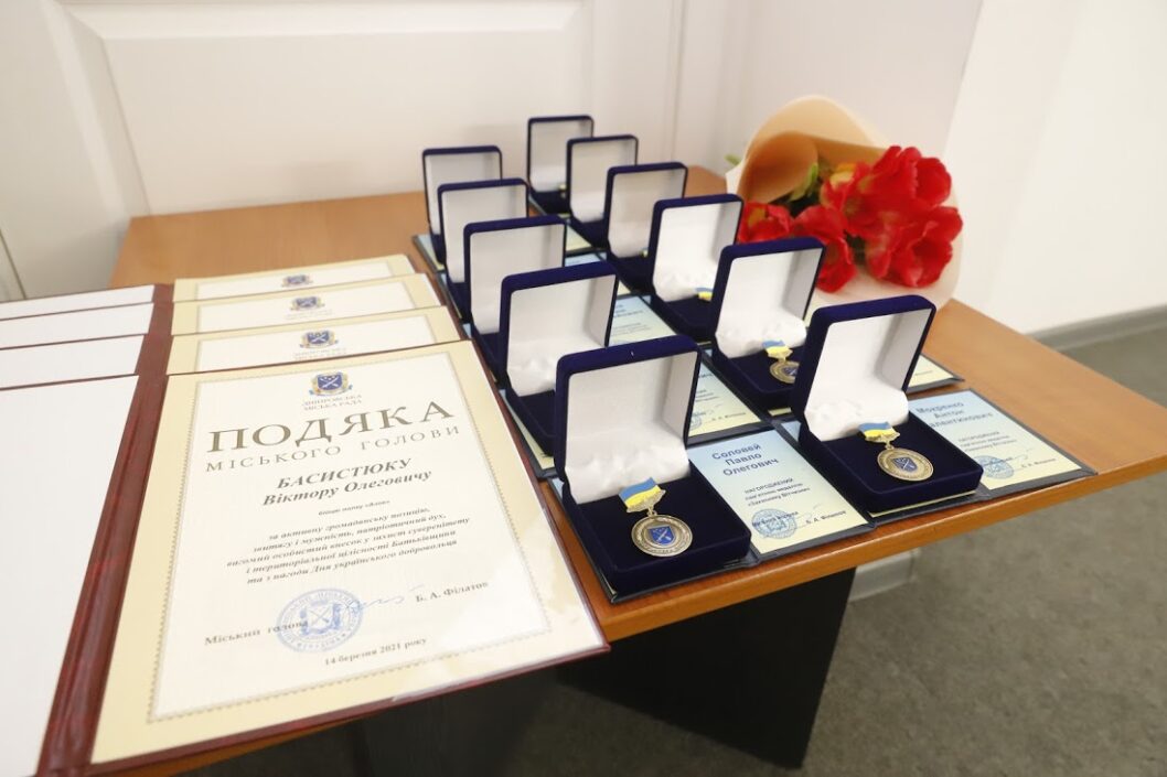 В Днепре ко Дню украинского добровольца бойцов наградили медалями «Защитник Отечества» - рис. 4