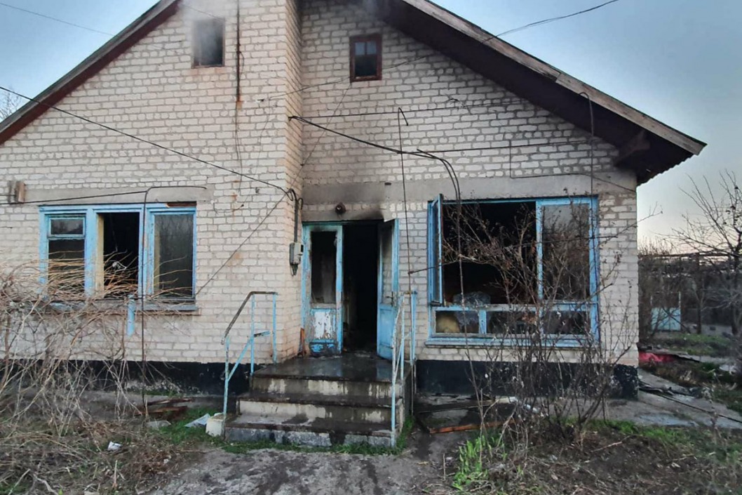 Под Днепром сгорел жилой дом - рис. 1