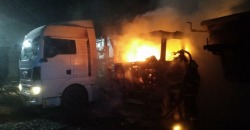 В Софиевке ночью сгорели два грузовика - рис. 1