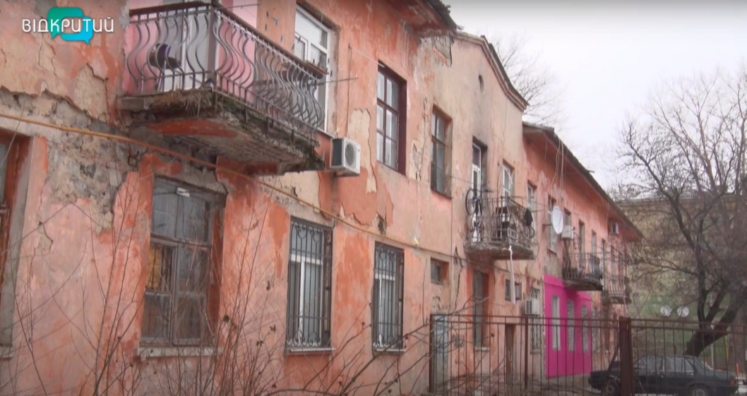 Жизнь на пределе: жители общежития на улице Мольера жалуются на аварийное состояние здания - рис. 3