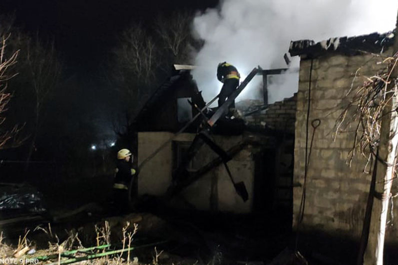 В Днепре сгорел частный дом (ФОТО) - рис. 3