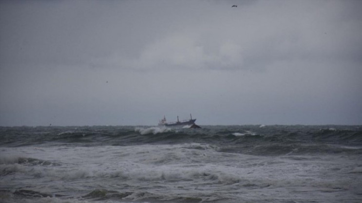 В Черном море затонуло судно с 13 украинцами на борту - рис. 2