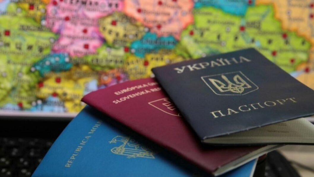 В Украине введут двойное гражданство, но с ограничениями: список запретов - рис. 1