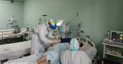 Одна болезнь на двоих: в Днепре продолжают спасать пожилую пару с COVID-19 - рис. 15