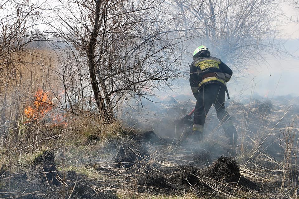 В Днепре поджигателей травы будут ловить с помощью квадракоптеров - рис. 3