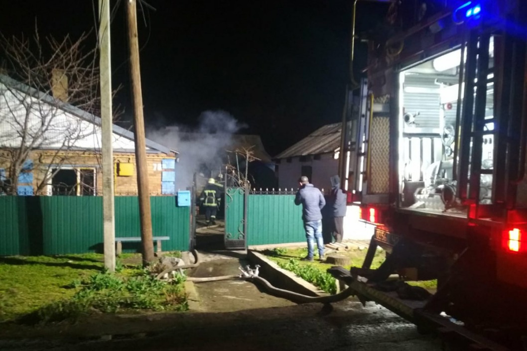 В Никополе горел жилой дом: хозяин дома погиб на месте - рис. 2