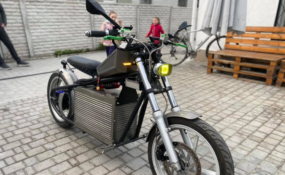 Днепровские байкеры создали уникальный электромотоцикл (ФОТО) - рис. 1