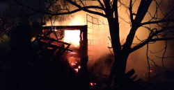 В Днепре ночью сгорело частное подворье в АНД районе (ФОТО) - рис. 2